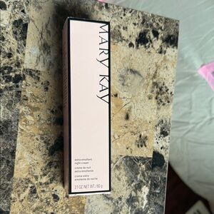 Mary Kay Extra Emollient Night Cream - Soft Pink